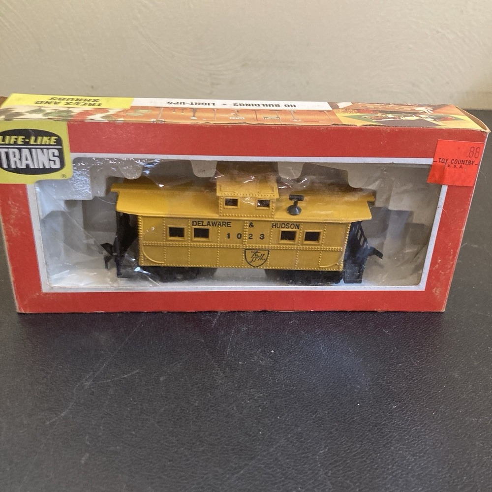 HO Scale Life-Like D&H Caboose #1023 Vintage Model Train Delaware Hudson